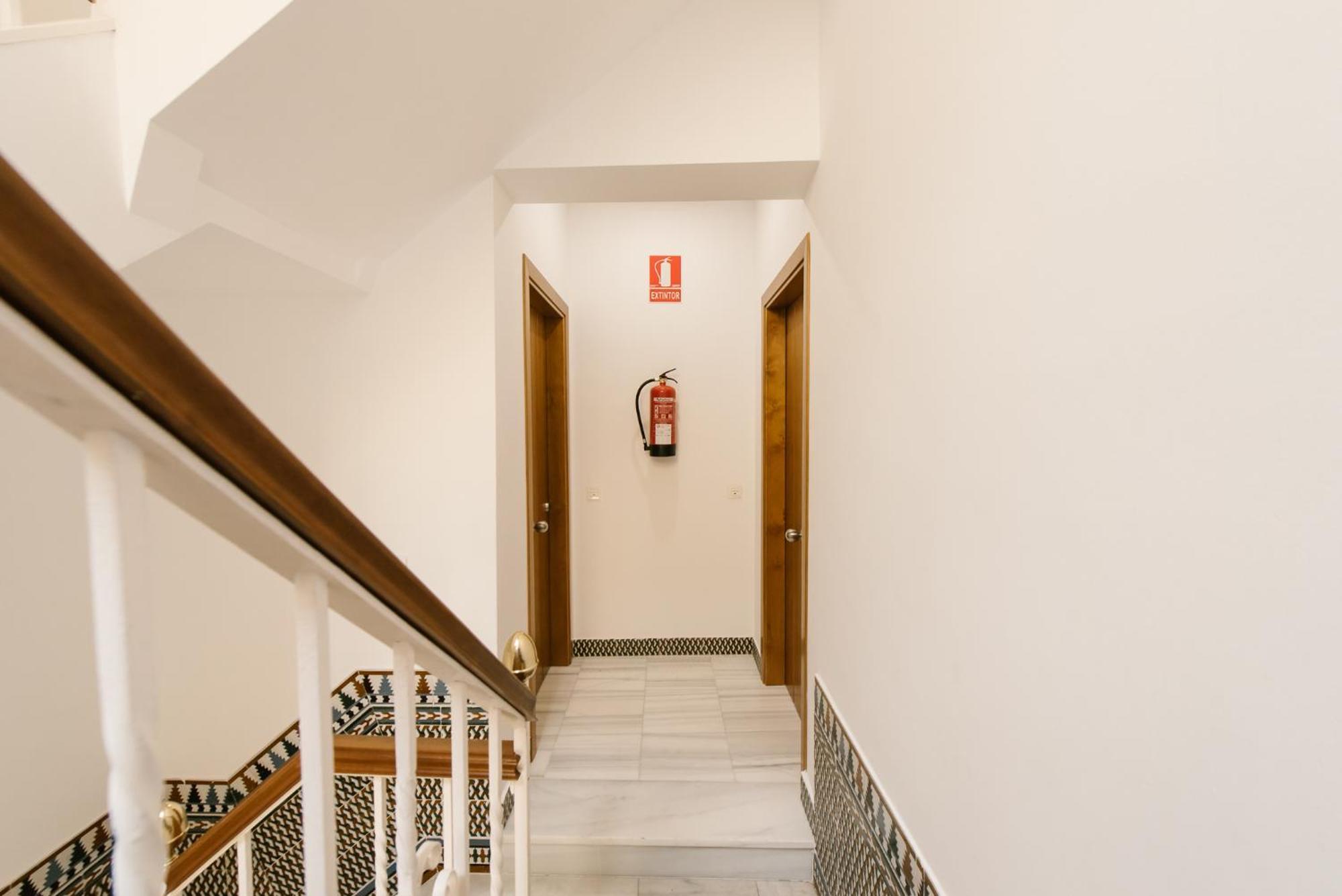 Apartamento T2, Tirso de Molina, luminoso y tranquilo Sevilla Exterior foto